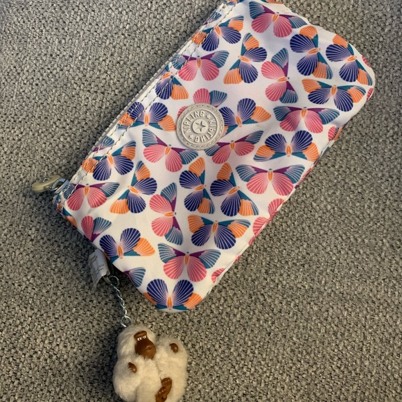 Kipling Handbags - Like new Kipling makeup travel bag